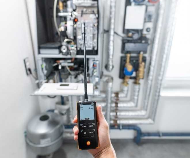 Nová řada detektorů úniku plynů a chladiv Testo: žádný únik nezůstane bez povšimnutí